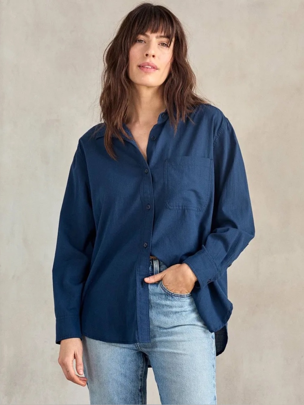 Outerknown The Lightweight Weekend Shirt in Navy Size XL